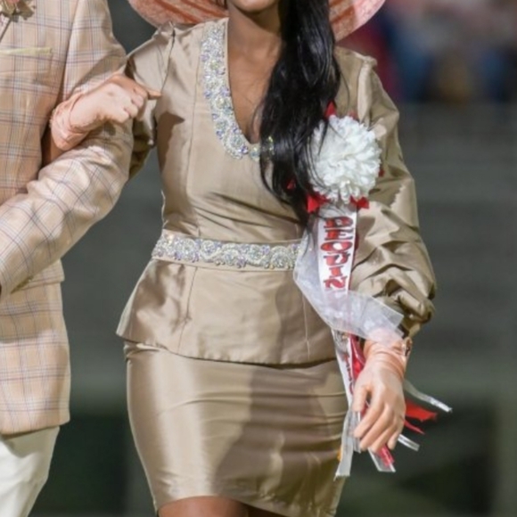 2pc Homecoming Court suit - Picture 3 of 7